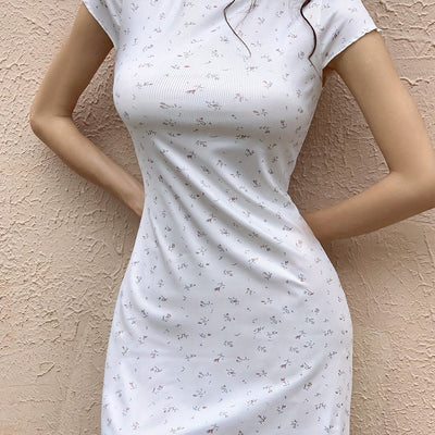 Minikleid mit Blumenmuster und Rüschen - Multicolour
