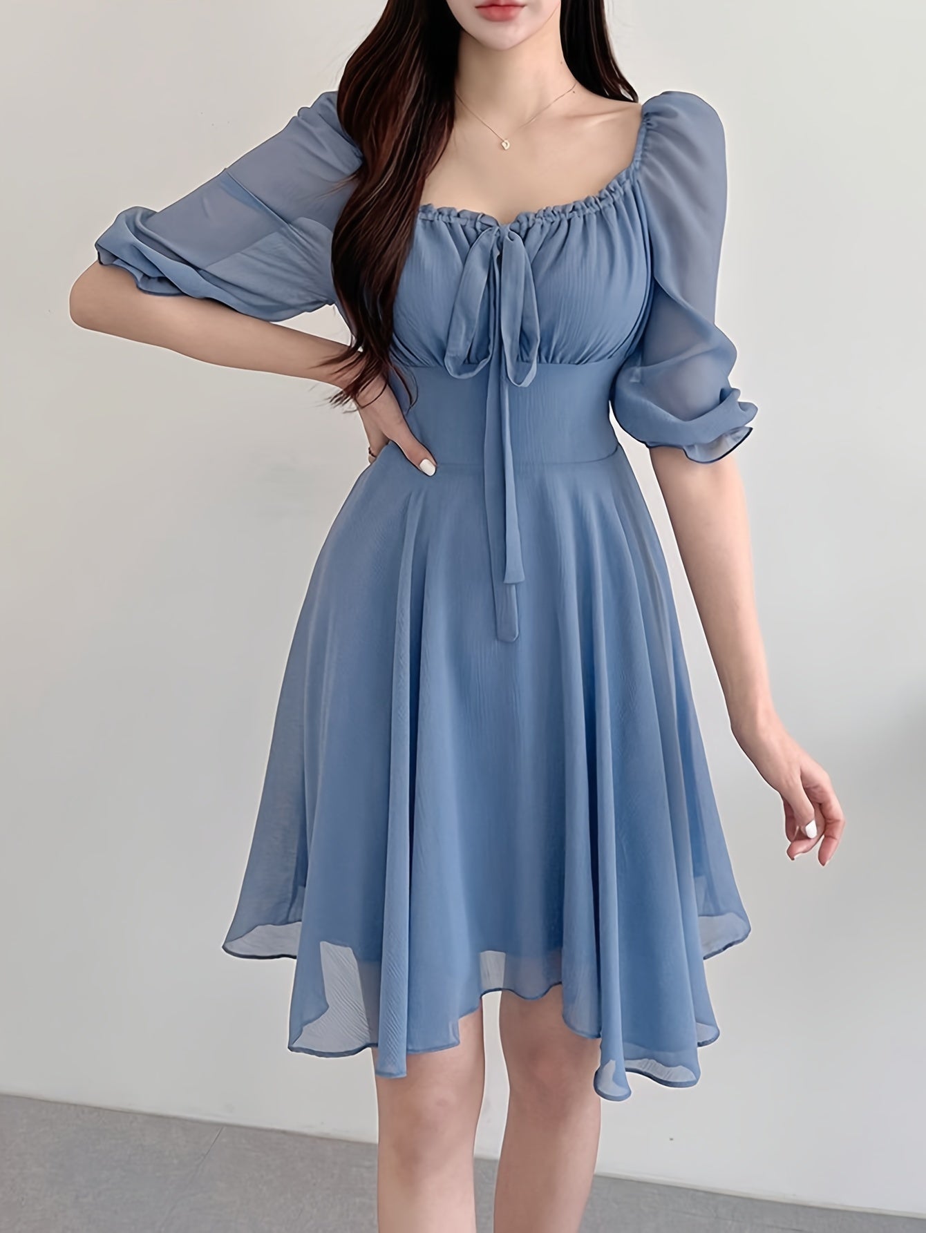 Einfarbiges Sommerkleid – Elegantes A-Linien-Kleid mit Quadratischem Ausschnitt