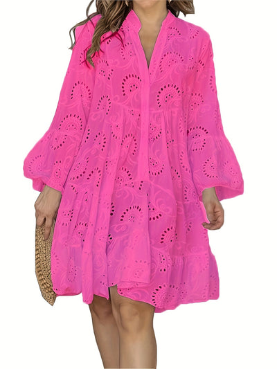 Elegantes Grünes Kleid mit V-Ausschnitt und Bestickten Glockenärmeln