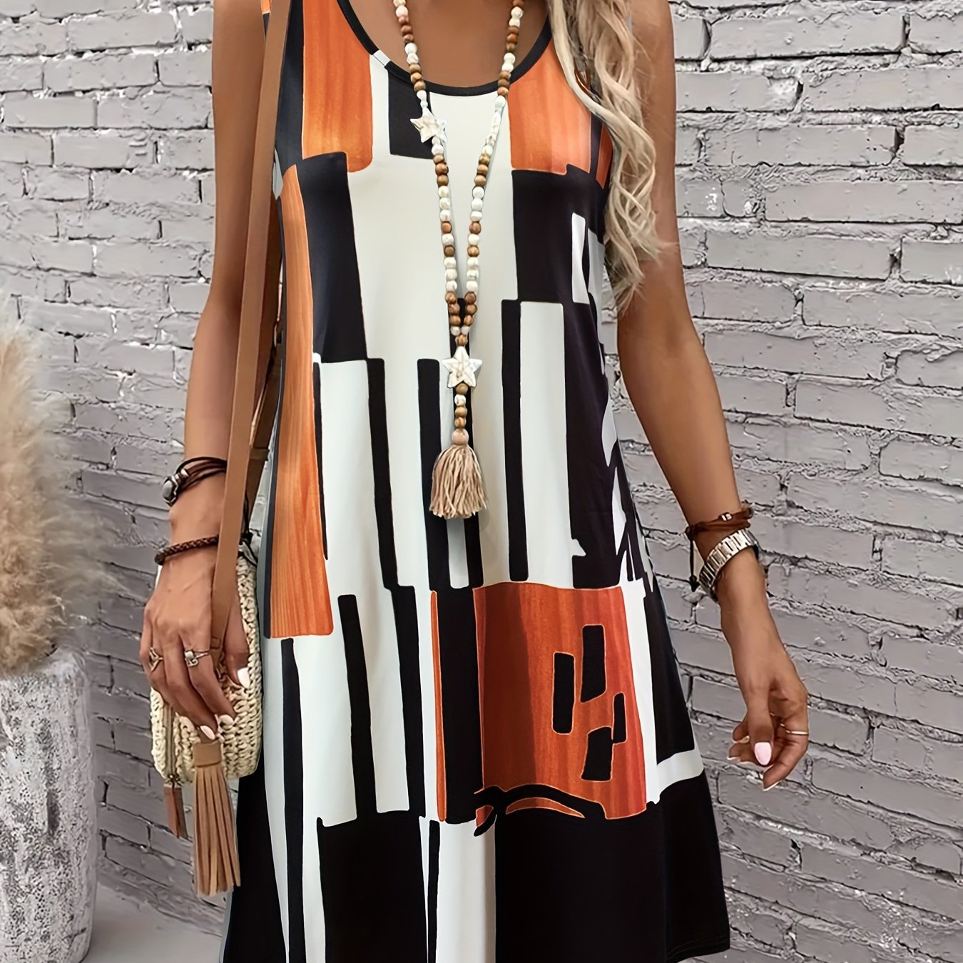 Ärmelloses Damenkleid mit geometrischem Print