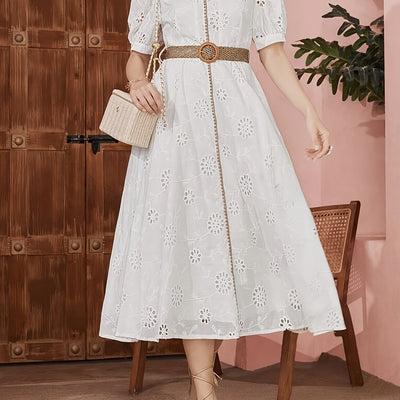 Elegantes Sommerkleid mit Spitze und Taillenband