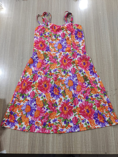 Ärmelloses Damen-Midikleid mit Blumenmuster – Schwarz mit weißem Gänseblümchenmuster
