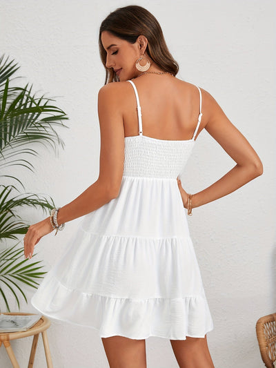 Trägerloses weißes Kleid mit Rüschen - Eleganter Sommer in Polyester