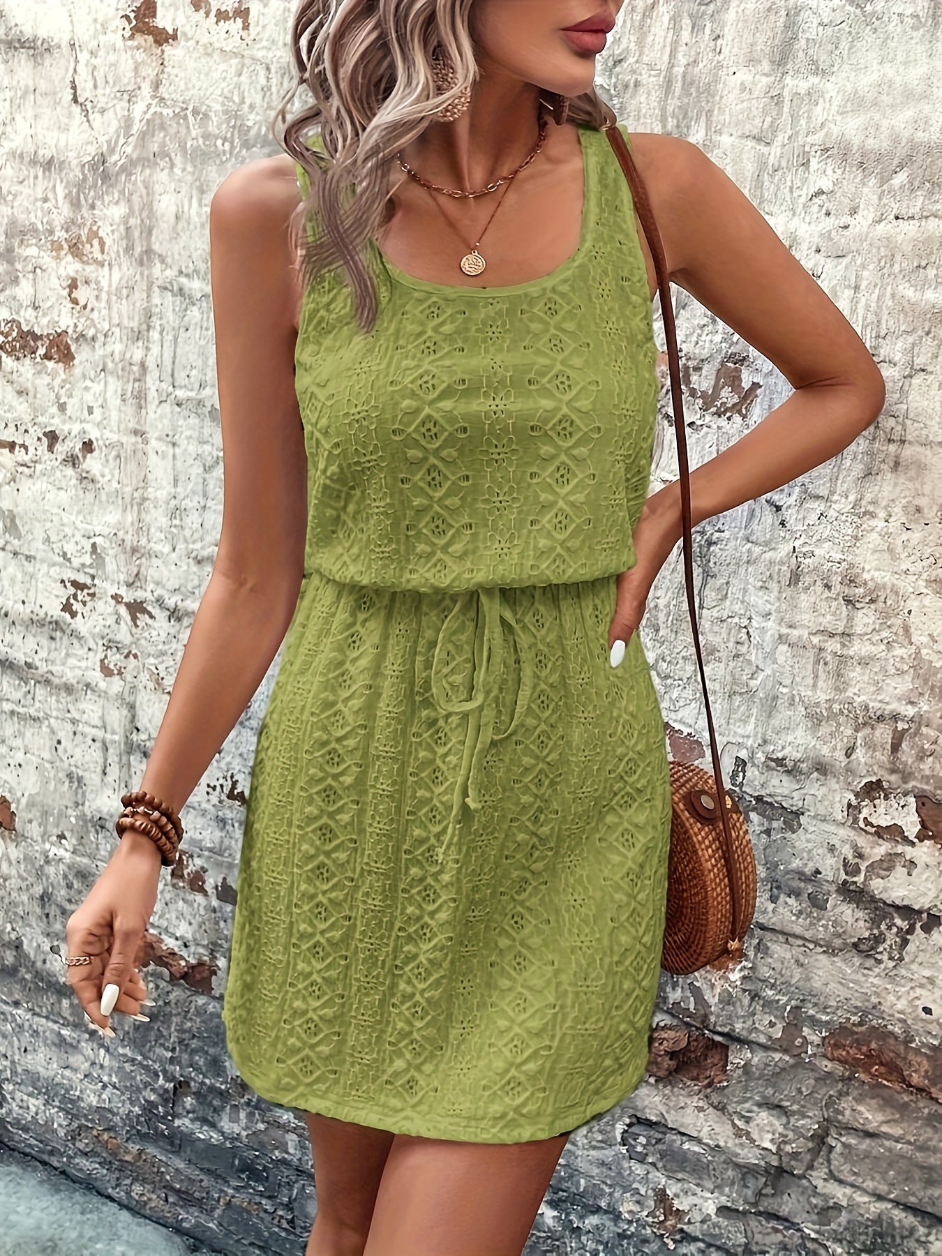 Elegantes Kleid mit Spitze und Kordelzug in der Taille Geometrisch weiß ärmellos