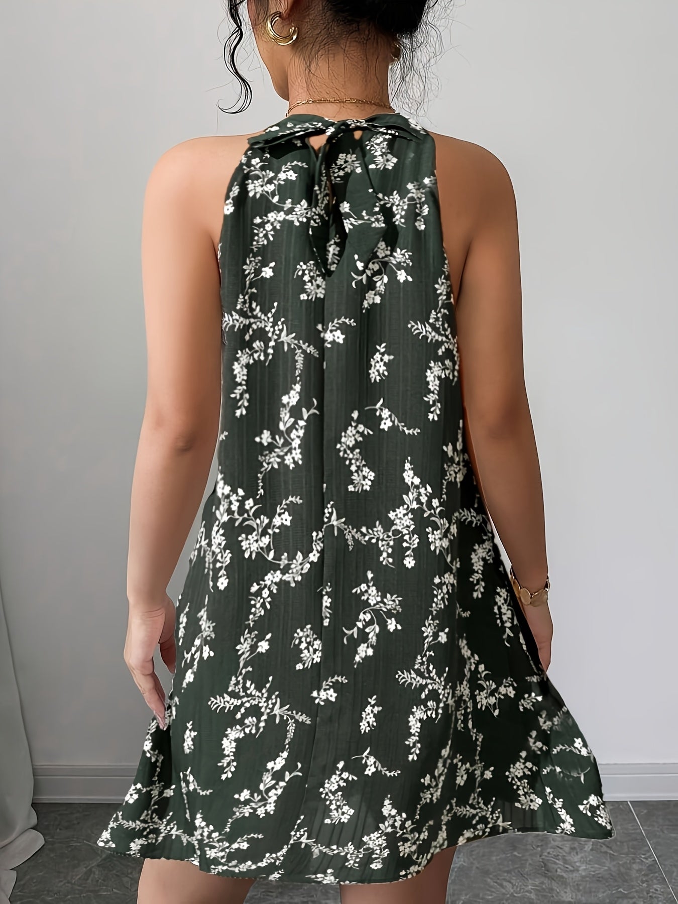 Elegantes Blumen-Halterkleid für Damen – Ärmelloses Mini-A-Linien-Kleid mit Schleife