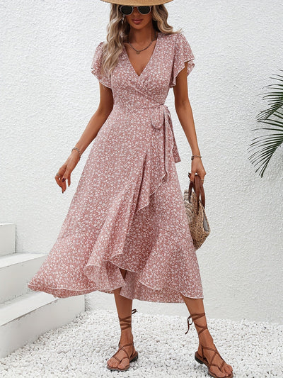 Kleid mit floralem Wickelausschnitt und Flatterärmel mit Rüschensaum