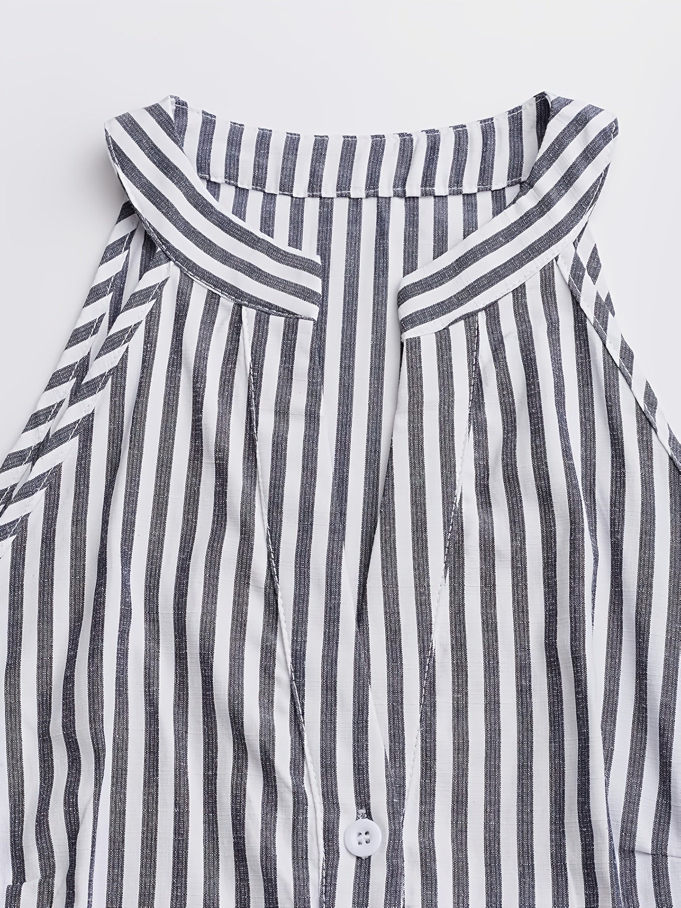 Leichtes gestreiftes Mini-Kleid mit V-Ausschnitt und ohne Ärmel für Damen