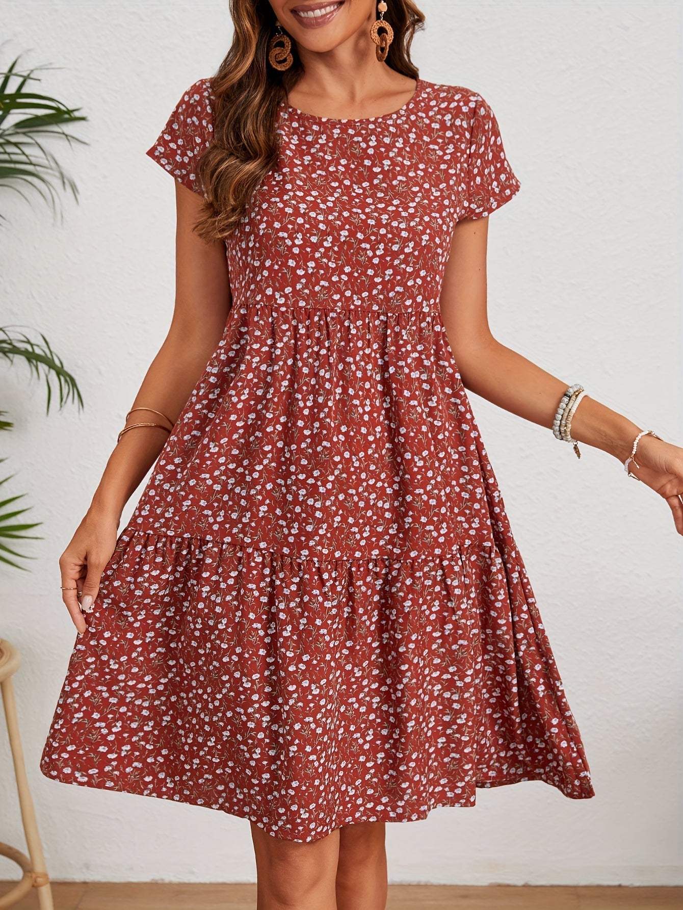 Leichtes Vintage-Kleid – Blumendruck, Kurzarm, Rundhalsausschnitt, feminines Sommerkleid