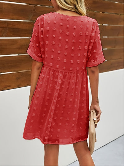 Damen-Sommerkleid aus weißem Erbsentüll mit leichtem V-Ausschnitt