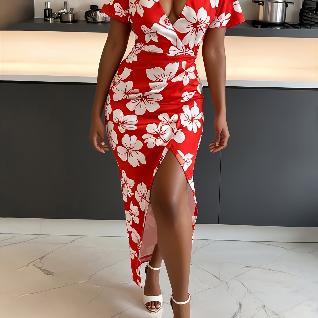 Rotes Bodycon-Kleid mit Blumenmuster Mini-V-Ausschnitt Kurze Ärmel