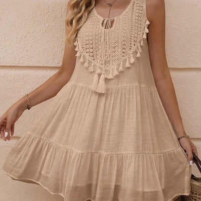 Sommerkleid mit Spitze und Fransen - Weiß, ärmelloser V-Ausschnitt