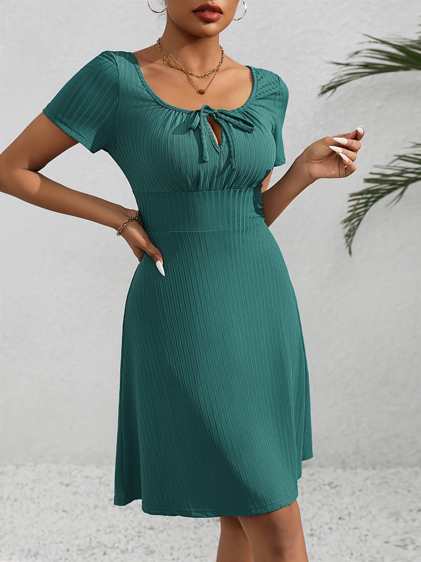 Malachitfarbenes Kleid mit A-Linie und Bindung Elegantes kurzärmeliges Sommerkleid