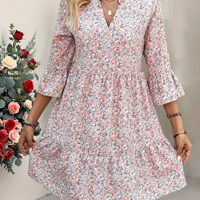 Geblümtes Minikleid mit herzförmigem Ausschnitt und gerafften Ärmeln Romantisches Sommeroutfit