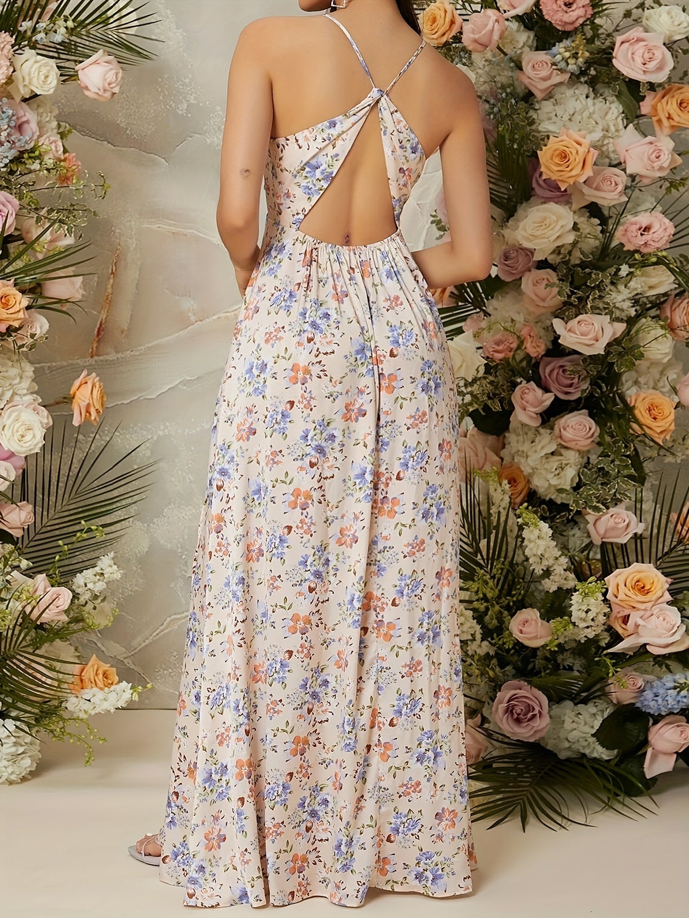 Kleid mit Blumenmuster und Schlitz - V-Ausschnitt und gekreuzte Träger