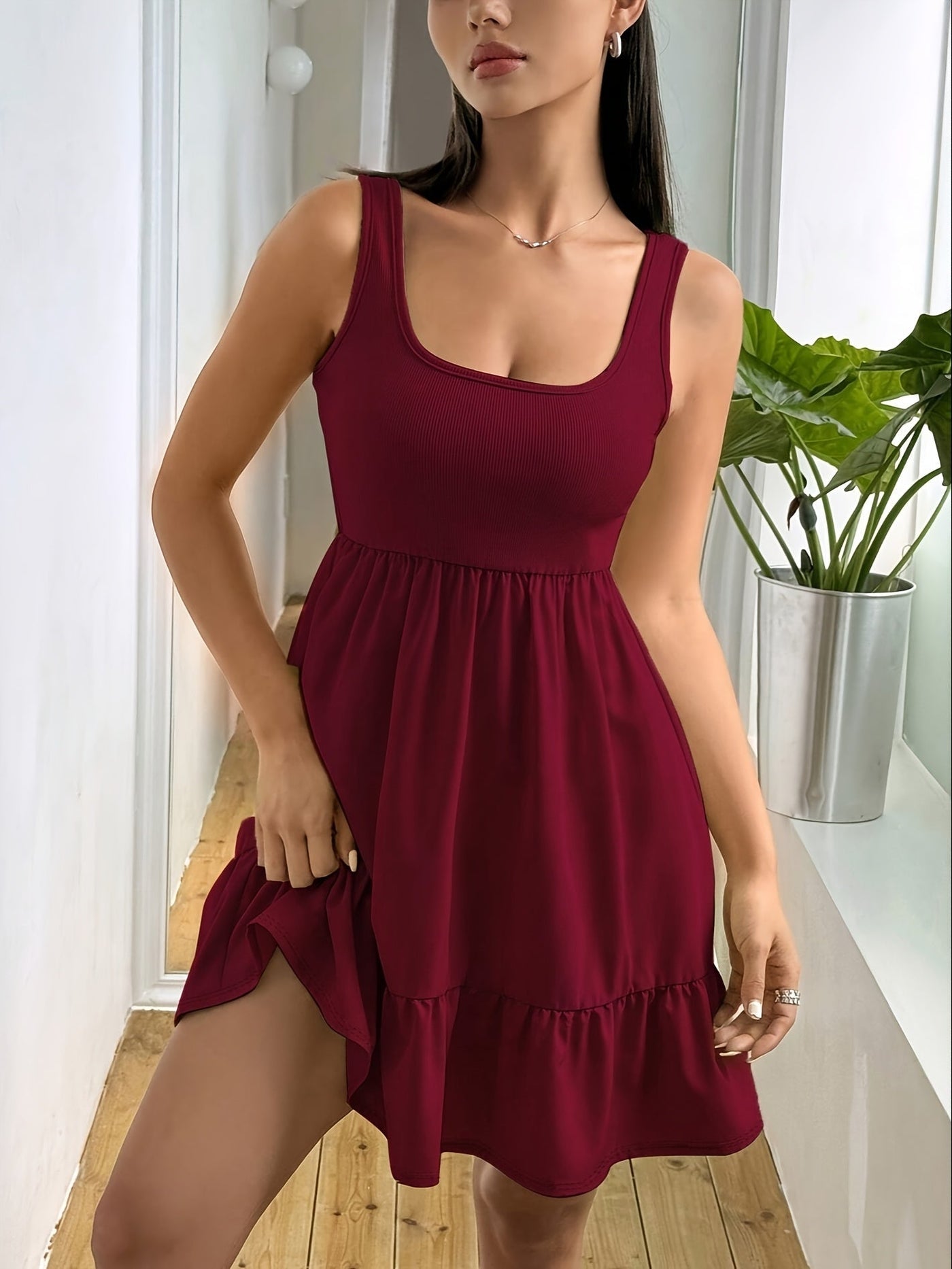 Stilvolles ärmelloses Kleid mit Rüschen für Damen