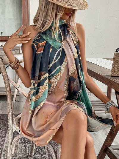 Elegantes geometrisch gemustertes Midikleid mit goldenen Akzenten