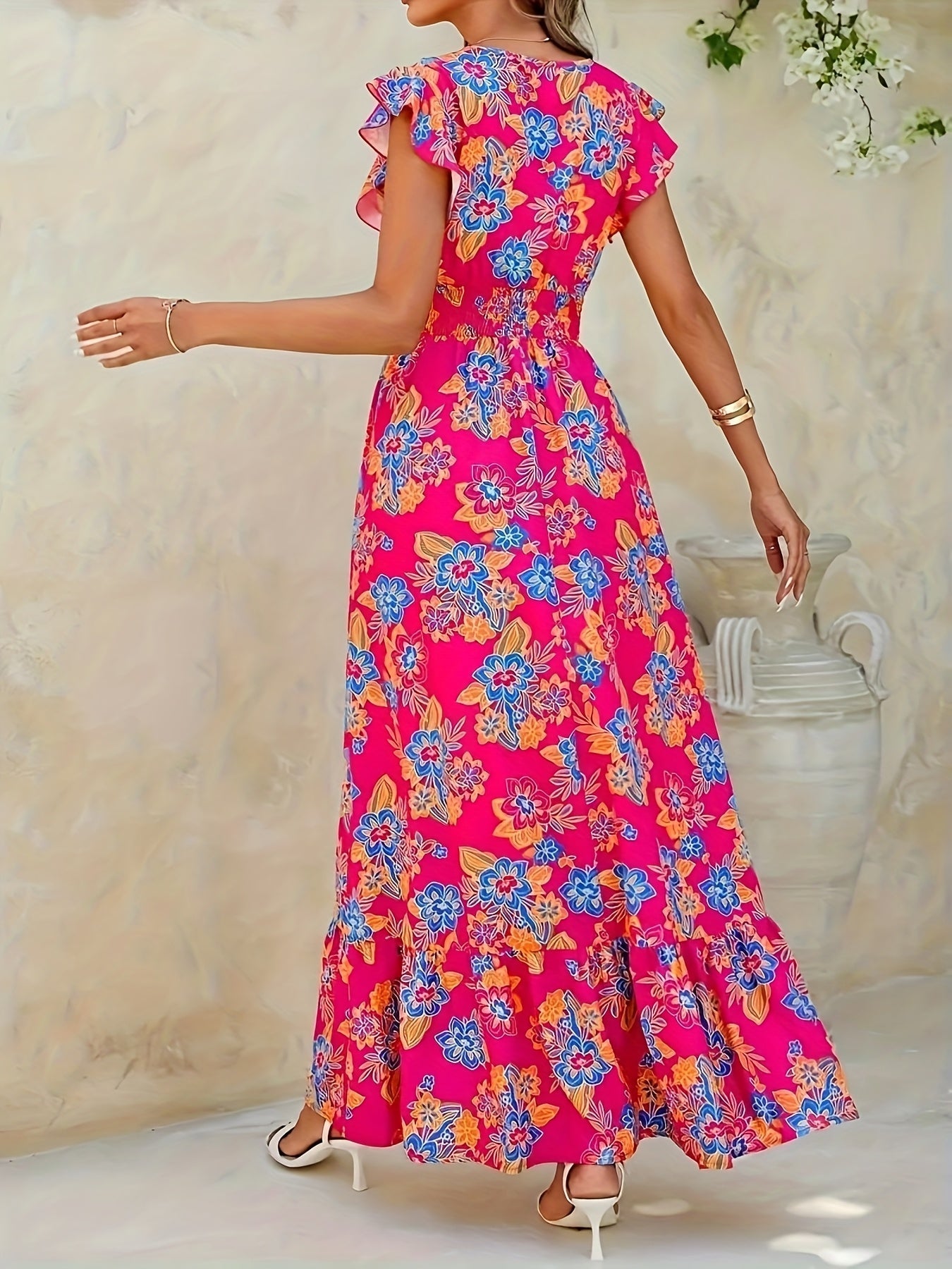 Elegantes langes geblümtes Kleid - V-Ausschnitt, Blumenärmel
