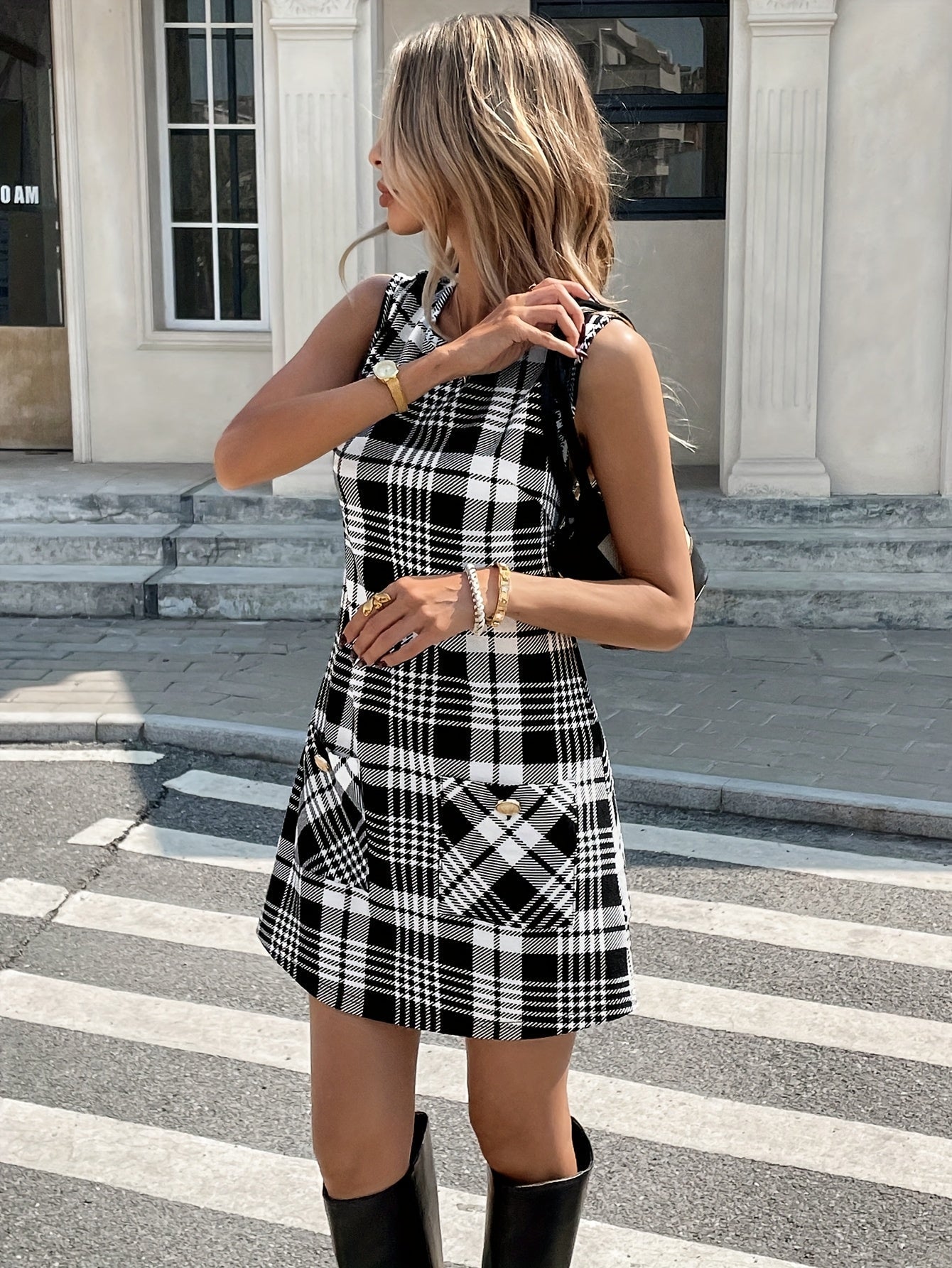 Damenkleid mit Karomuster und Taschen – A-Linien-Schnitt