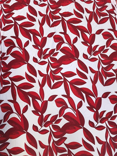 Elegantes rotes ärmelloses Sommerkleid mit Blumenmuster