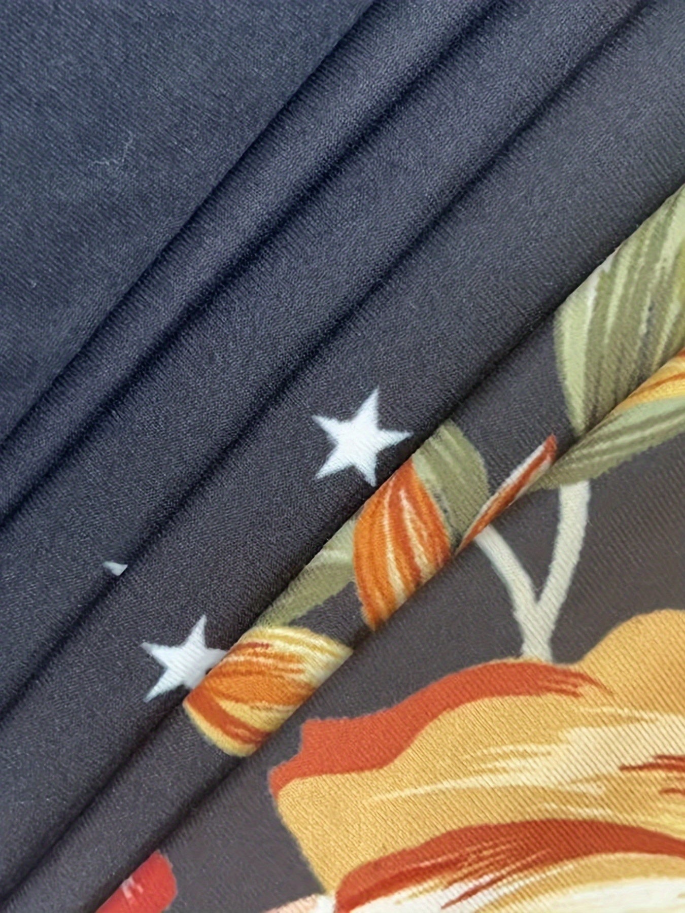 Ärmelloses Damenkleid mit Blumenmuster und Gürtel – Sternennacht-Motiv
