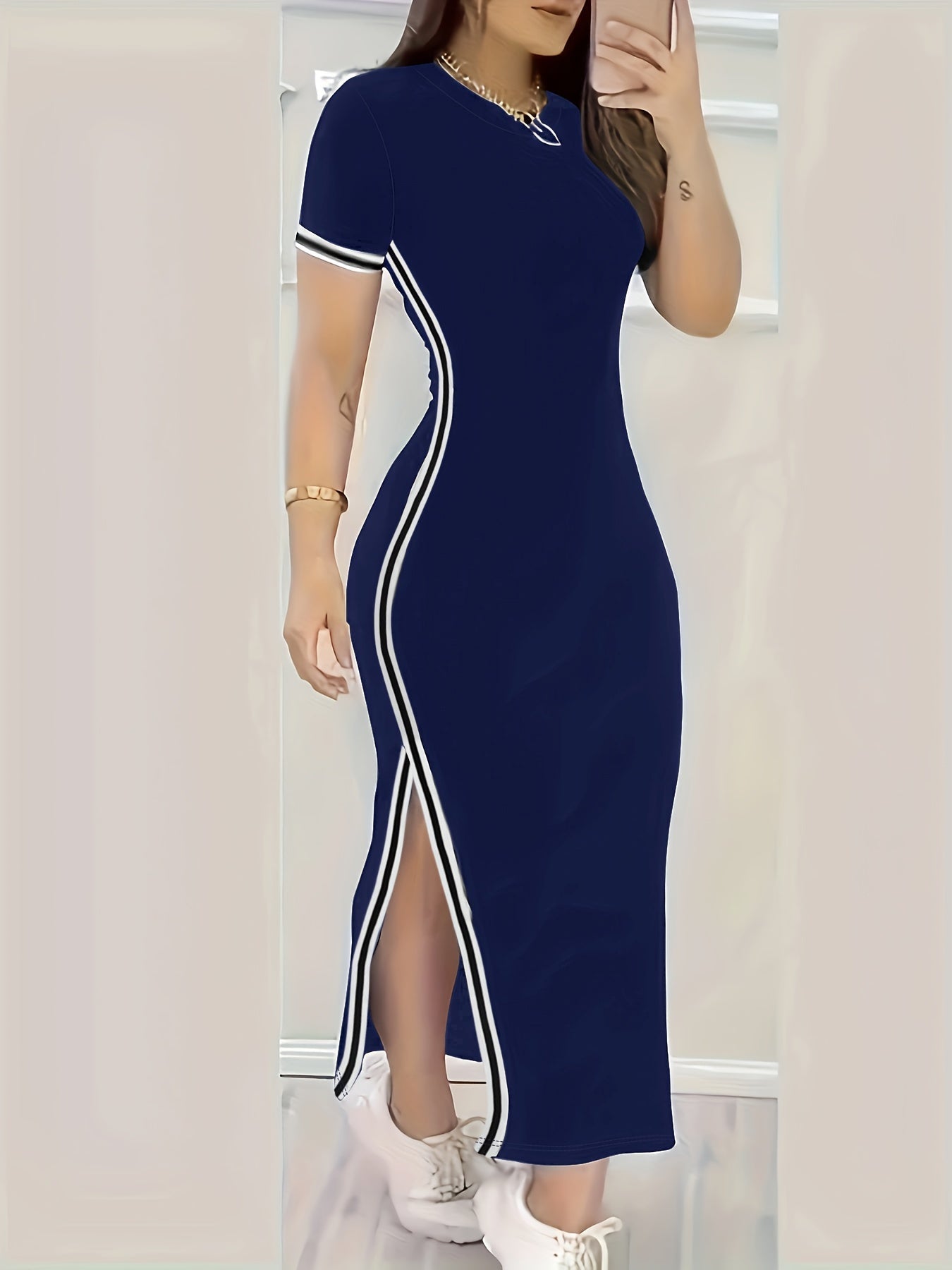 Elegantes Leibchen Kleid mit Kontrastsaum – Kurzarm & Figurbetont
