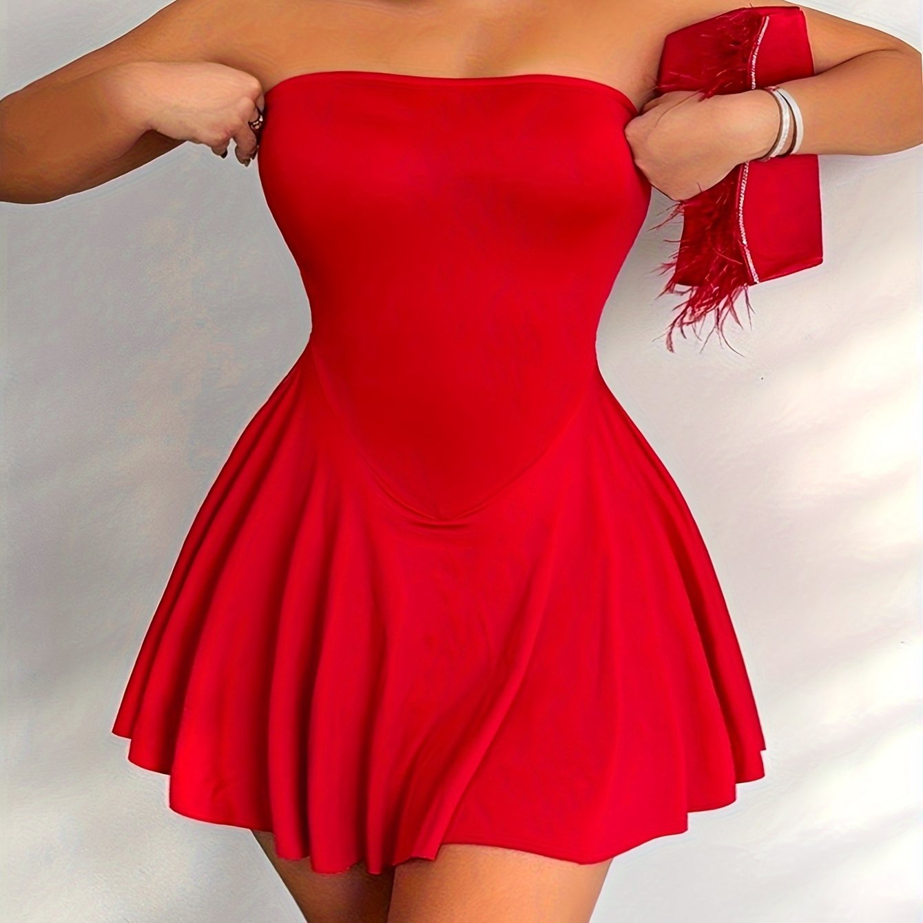 Einfarbiges Bandeau-Kleid mit freiem Rücken