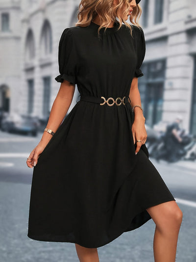 Schwarzes A-Linien Kleid mit Gürtel elegant und bequem