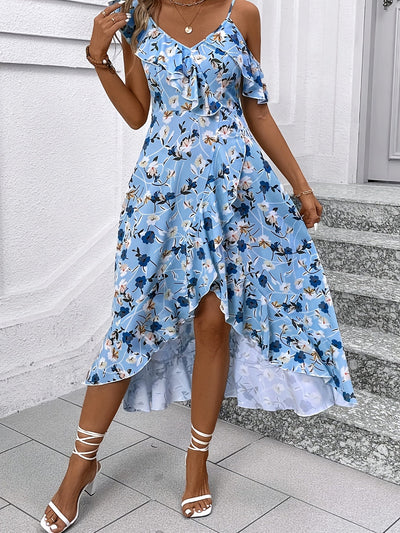 Luftiges und modisches Sommerkleid mit Blumenmuster und asymmetrischem Schnitt