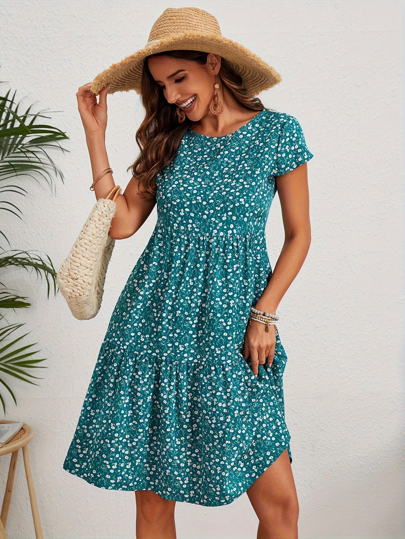 Leichtes Vintage-Kleid – Blumendruck, Kurzarm, Rundhalsausschnitt, feminines Sommerkleid