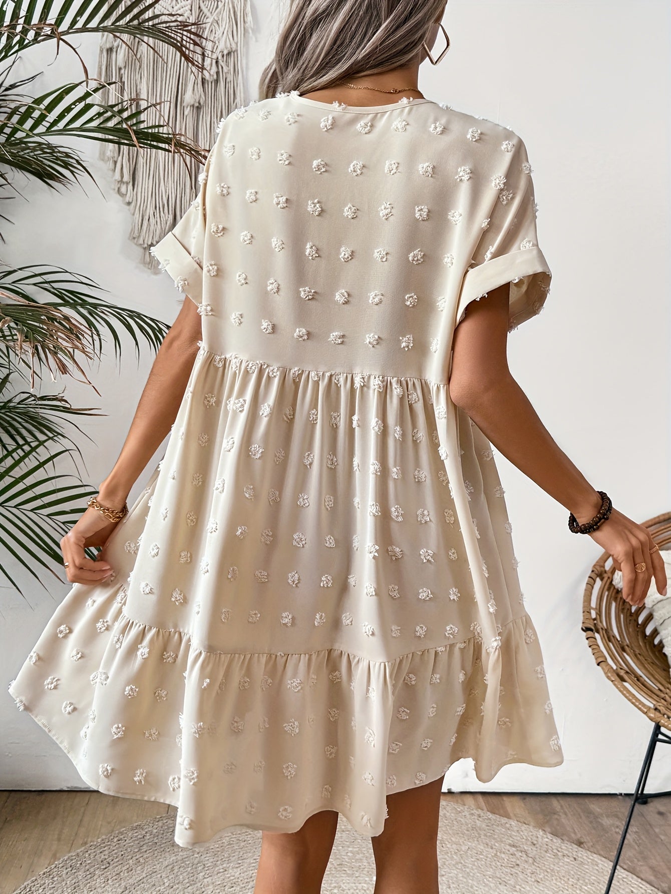 Eryu Damenkleid mit V-Ausschnitt und Knöpfen – Apricot, ideal für den Alltag