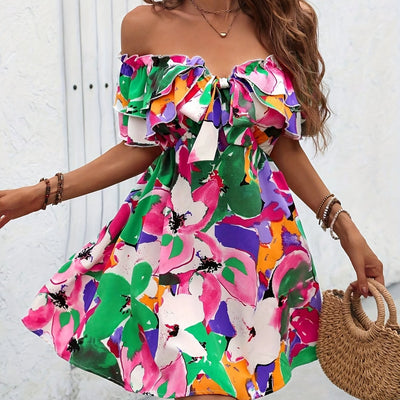 Sommerliches Carmen-Kleid mit Blumenmuster, Rüschen und Bindegürtel