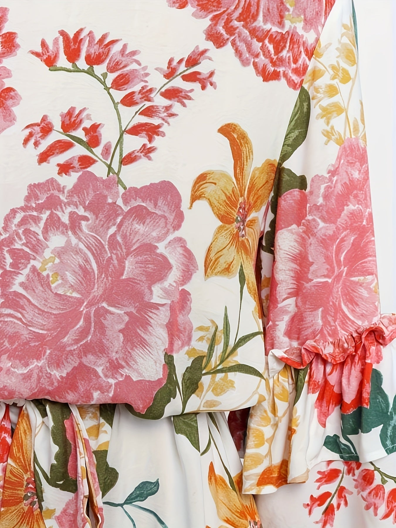 Rosa Sommerkleid für Frauen mit Blumenmotiv, in der Taille mit Rüschen gebunden