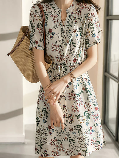 Sommerliches, freches Kleid - mehrfarbiges Gemüsemuster