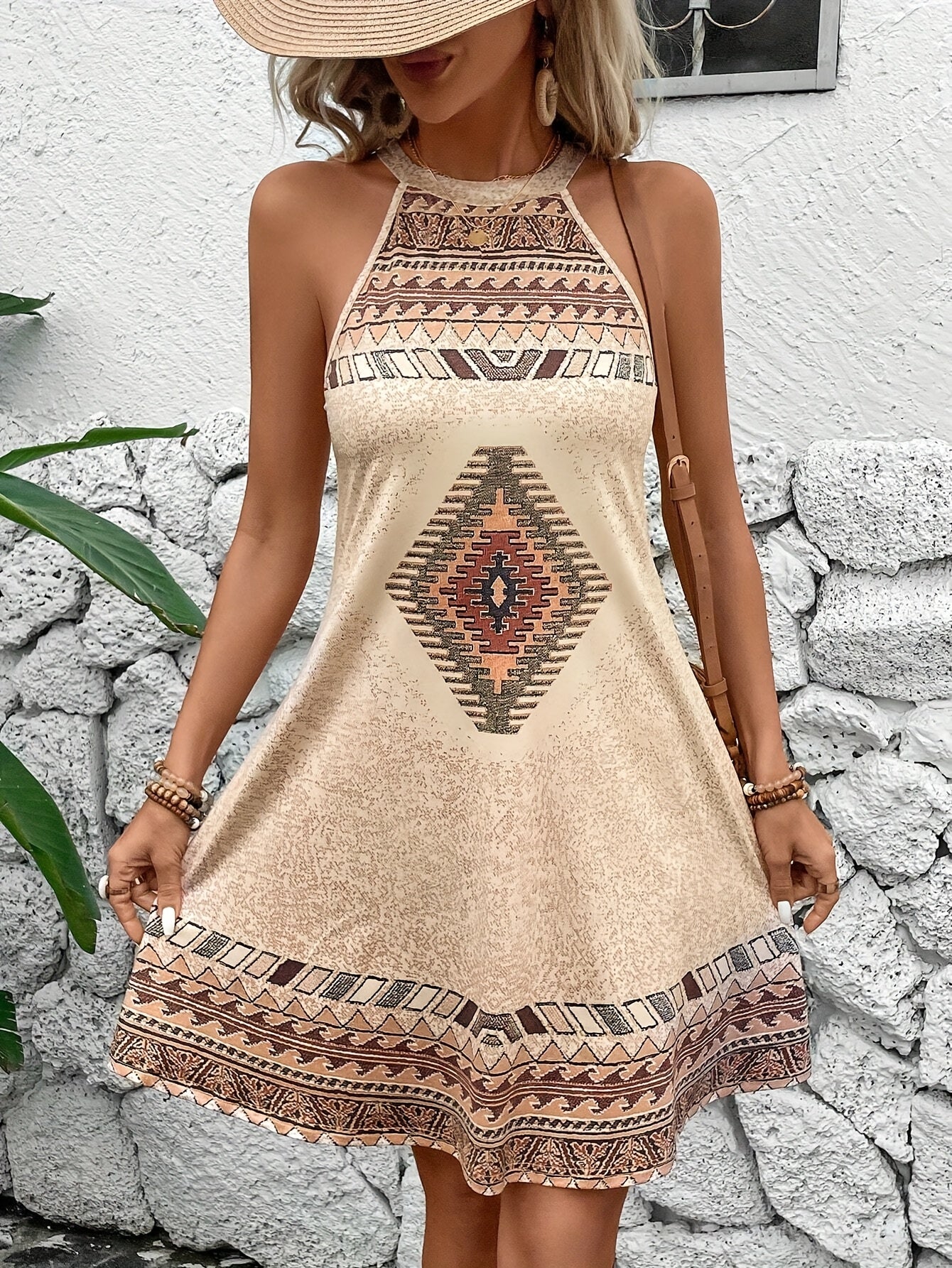 Elegantes Boho Midi Halterkleid in Khaki mit Print aus Polyester