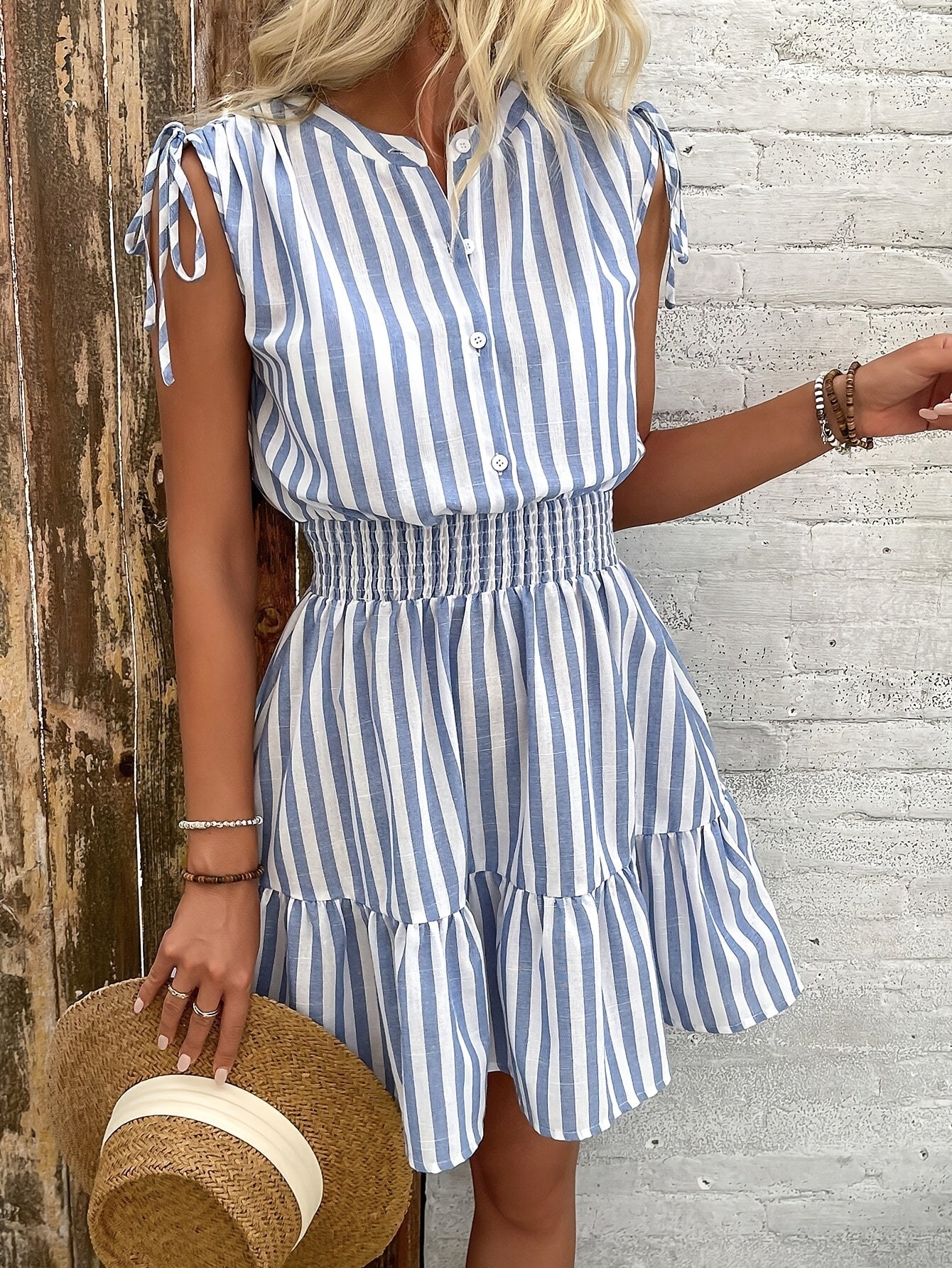 Gestreiftes Sommerkleid mit Bindebändern Blau/Weiß Casual