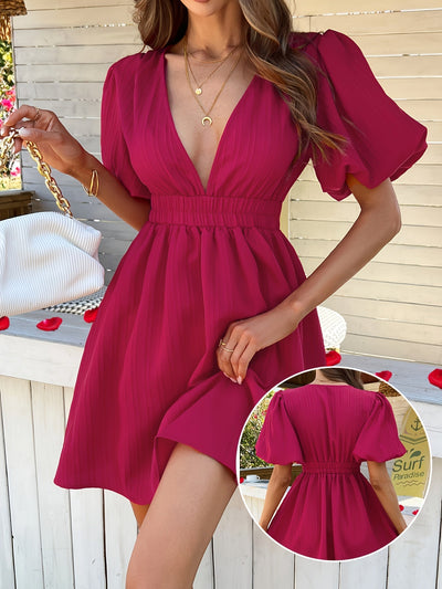 Sommerkleid mit V-Ausschnitt, Puffärmeln und Gürtel