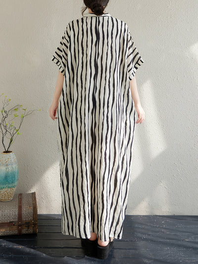 Gestreiftes Kleid in Übergröße mit V-Ausschnitt - Holiday Style