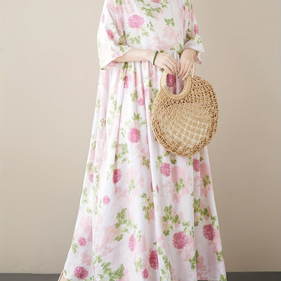 Langes Damenkleid im Lady-Stil für den Strand – sommerliche Blumeneleganz