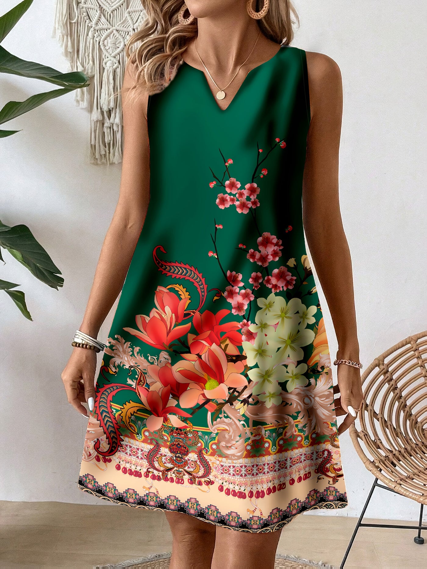 Ärmelloses Kleid mit Blumenmuster in Oliv