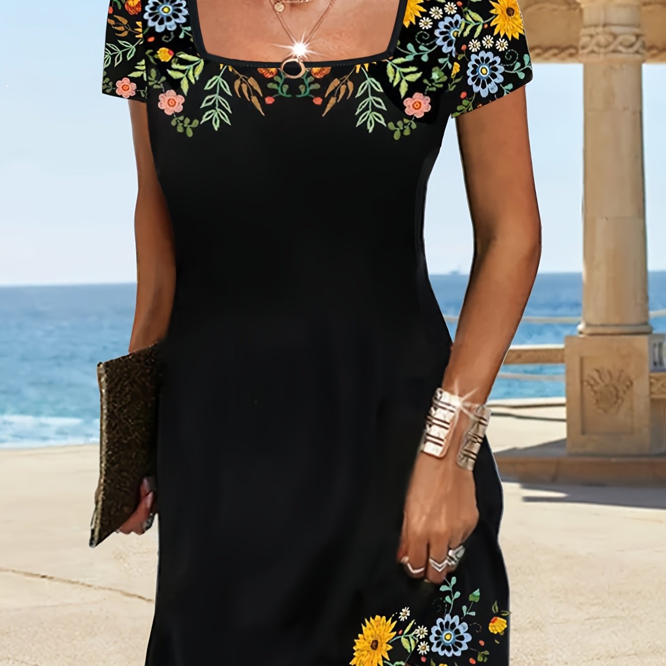 Schößchenkleid mit Blumenmuster Sommerliches Styling Quadratisch gewebt