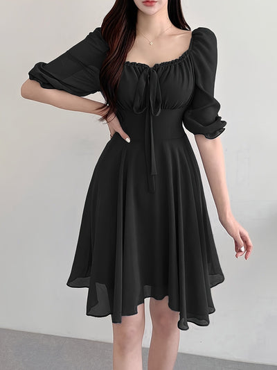 Damen Sommerkleid mit quadratischem Ausschnitt und Krawatte vorne