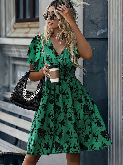 Geblümtes Midikleid mit Rüschen – perfekt für den Urlaub