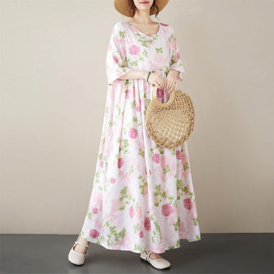 Langes Damenkleid im Lady-Stil für den Strand – sommerliche Blumeneleganz