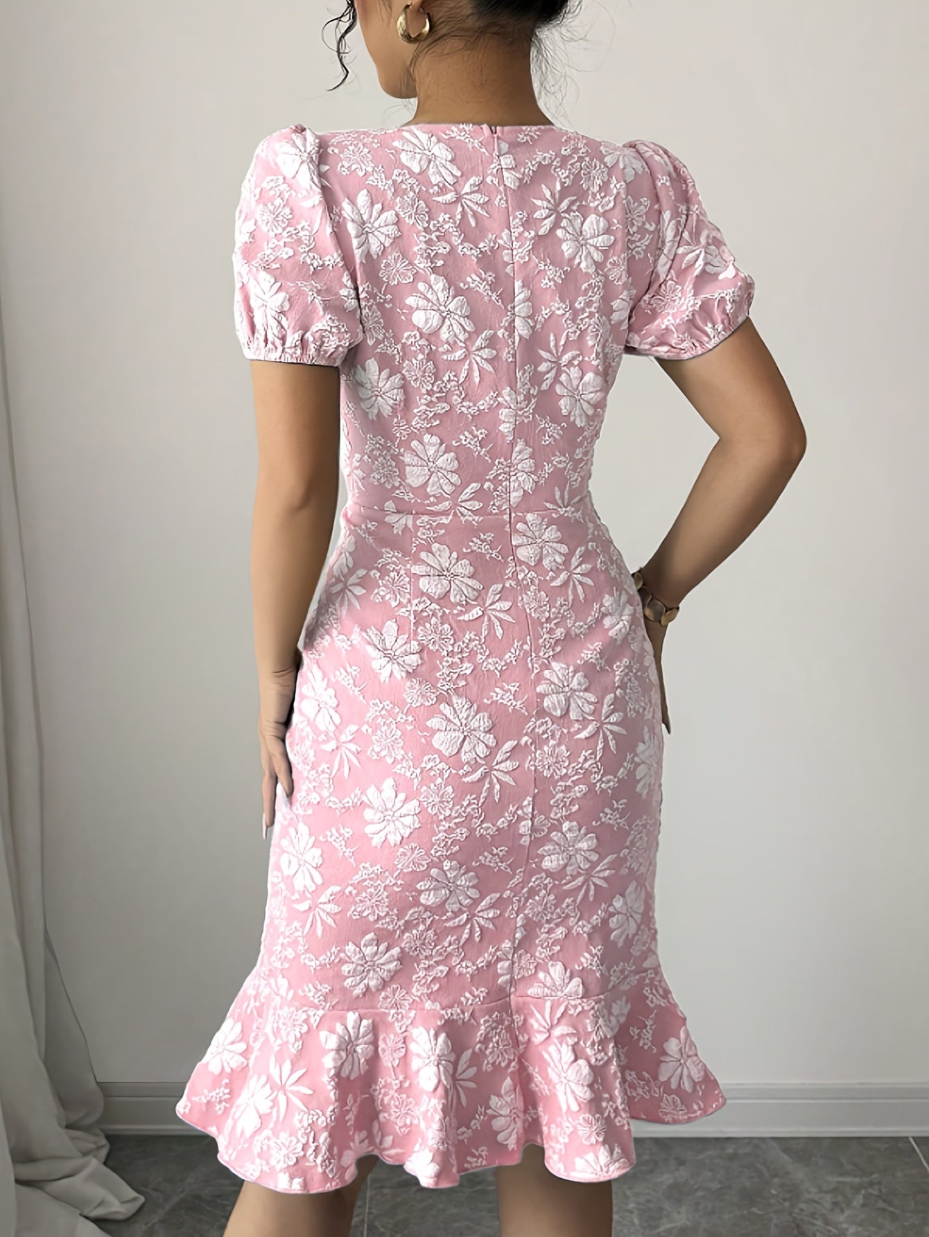 Sommerkleid mit Blumenmuster Elegantes leichtes Freizeitkleid