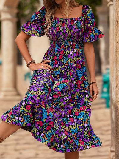 Schulterfreies Kleid mit Blumenmuster und Laternenärmeln Lila