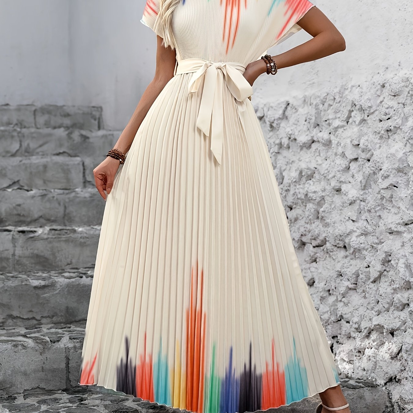 Elegantes langes Ombre-Kleid mit Gürtel und Fledermausärmel