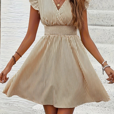 Gestreiftes Kleid mit Rüschen – Sommerlich und Stylisch