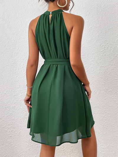 Elegantes Grünes Halterneck-Kleid mit Spitze und Taillenbindung