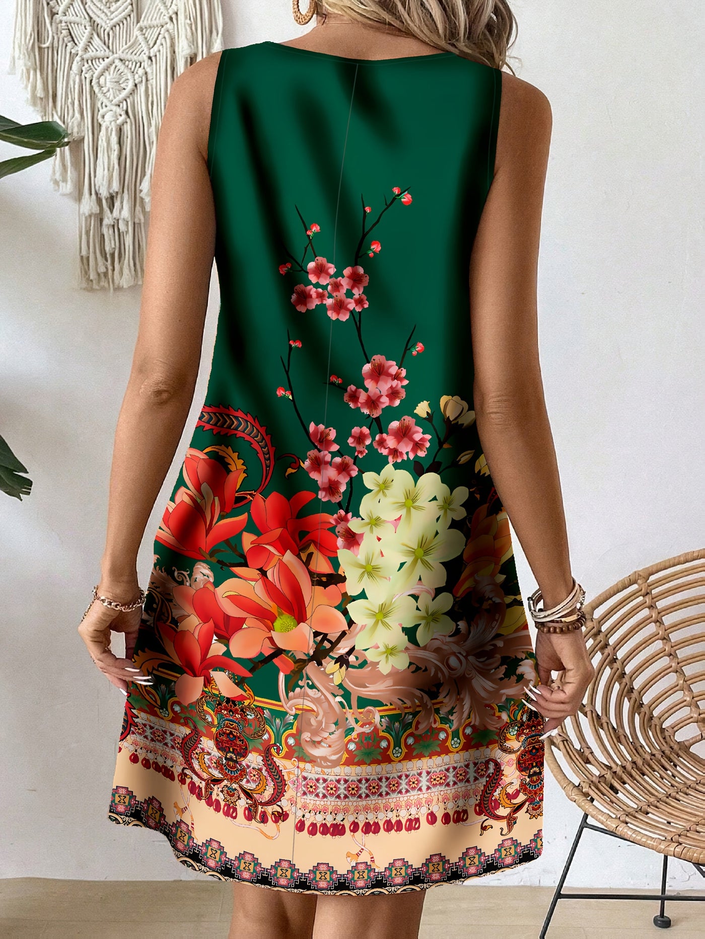 Ärmelloses Kleid mit Blumenmuster in Oliv