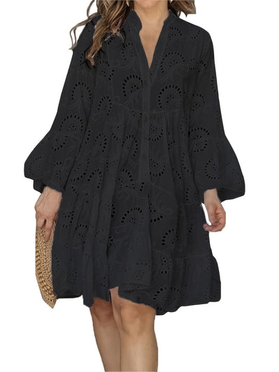 Elegantes Grünes Kleid mit V-Ausschnitt und Bestickten Glockenärmeln